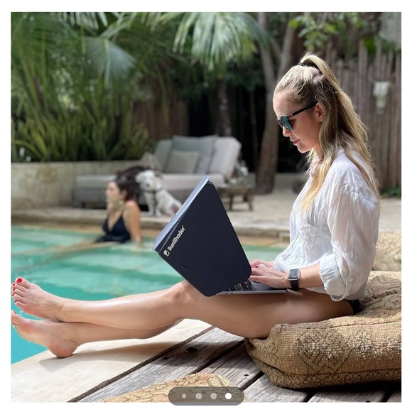 3/$10 🏷️ Sunshader Medium - Picture 2 of 9